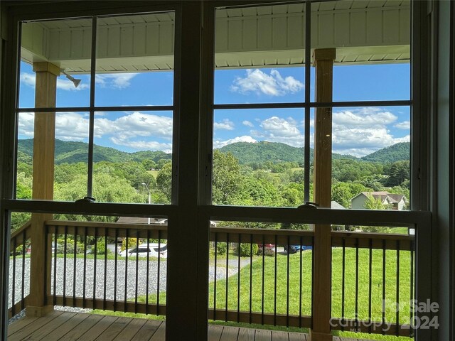 373 Barefoot Rdg, Clyde, NC 28721 - photo 6