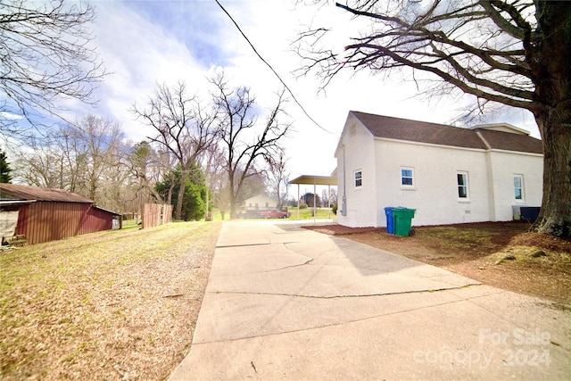 view of home's exterior