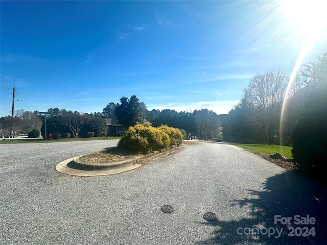 Listing photo 3 for 6348 Cathedral Dr Unit 103, Hickory NC 28601