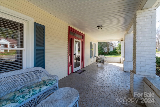 view of patio / terrace with a porch