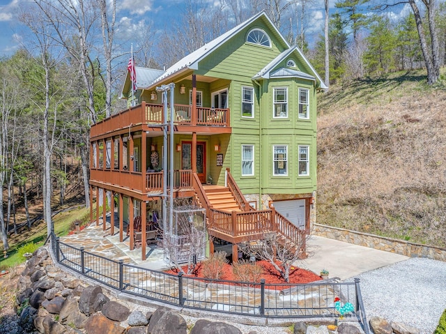 view of front of home featuring a garage