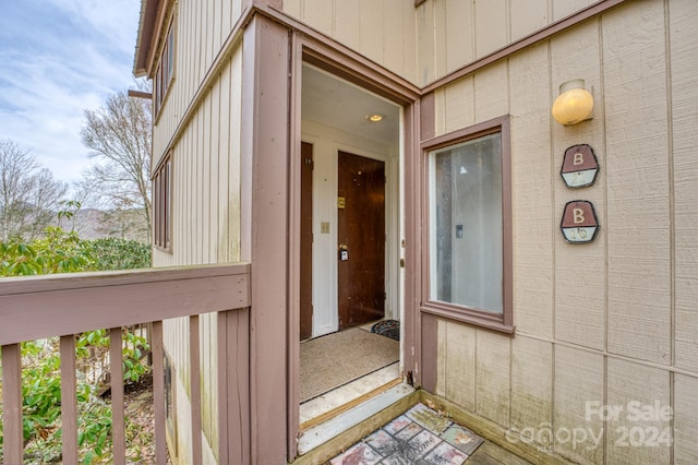 view of entrance to property