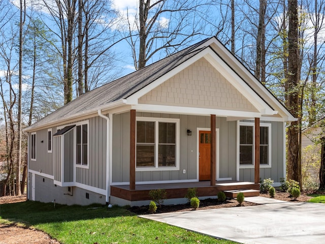 view of front facade featuring covered porch