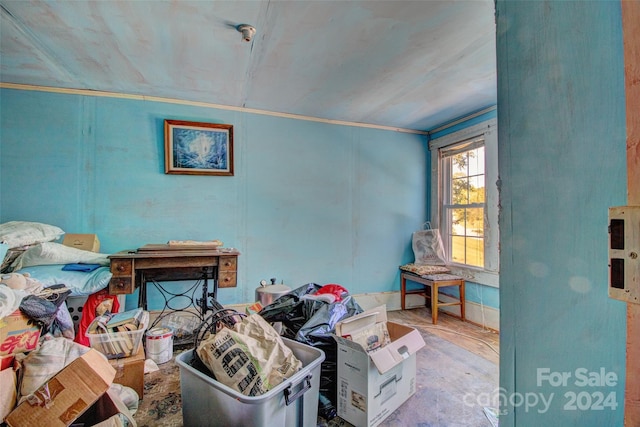 misc room with ornamental molding