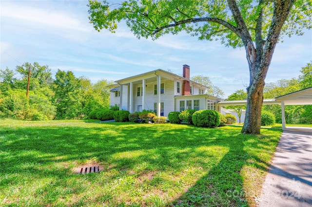 view of front of property with a front yard