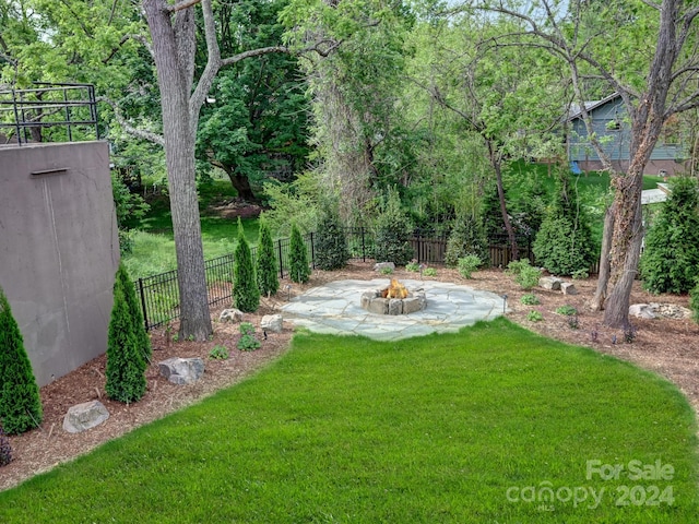 view of yard with a patio area