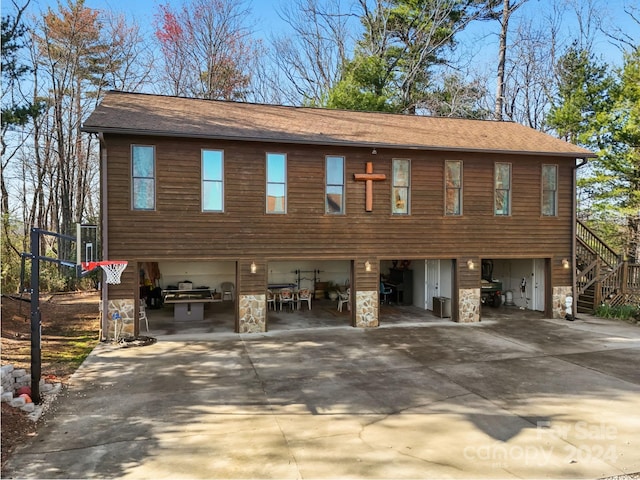 view of front of house