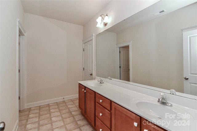 bathroom with vanity