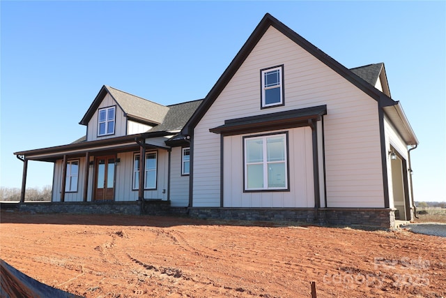 view of front facade featuring covered porch