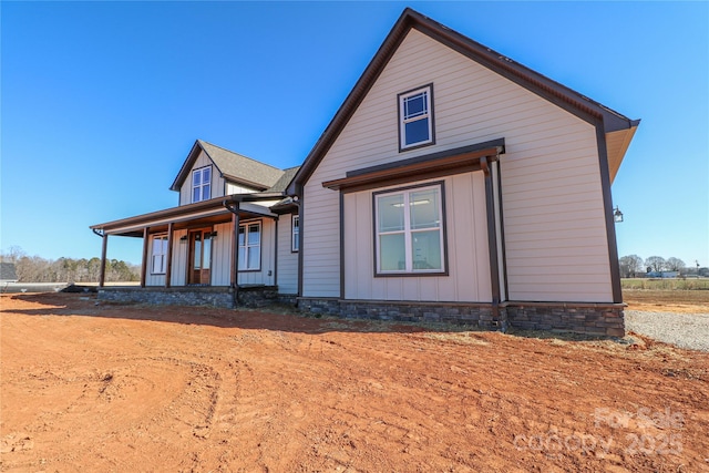 view of front of house with covered porch