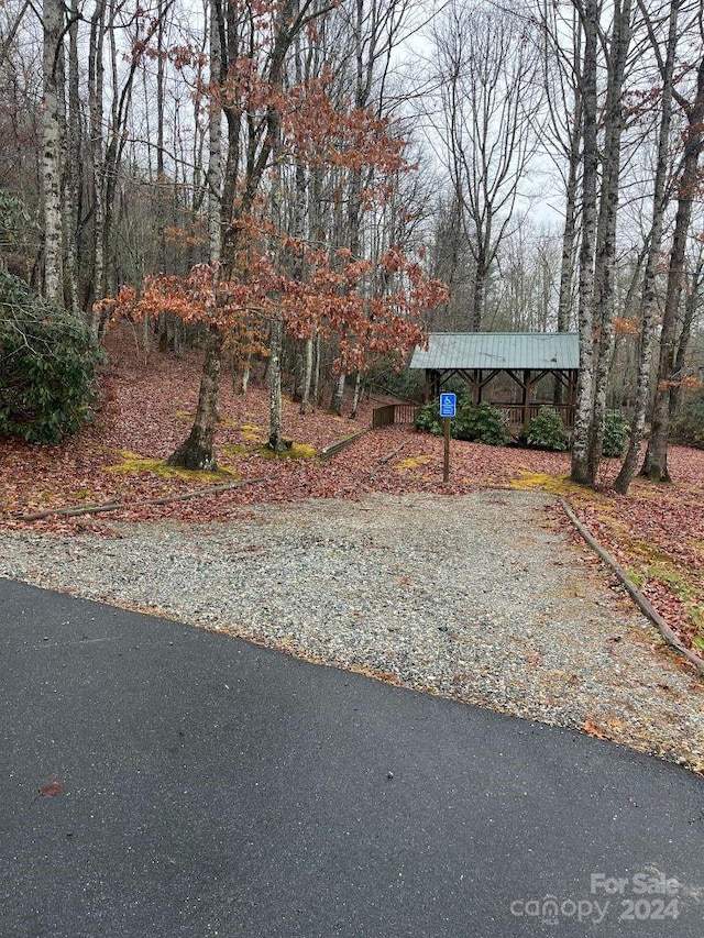 Listing photo 2 for 27 Sweetwater Ridge Rd, Balsam Grove NC 28708