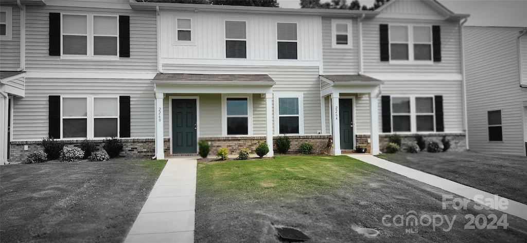 view of townhome / multi-family property