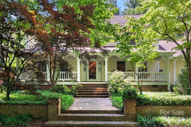 view of front facade with covered porch