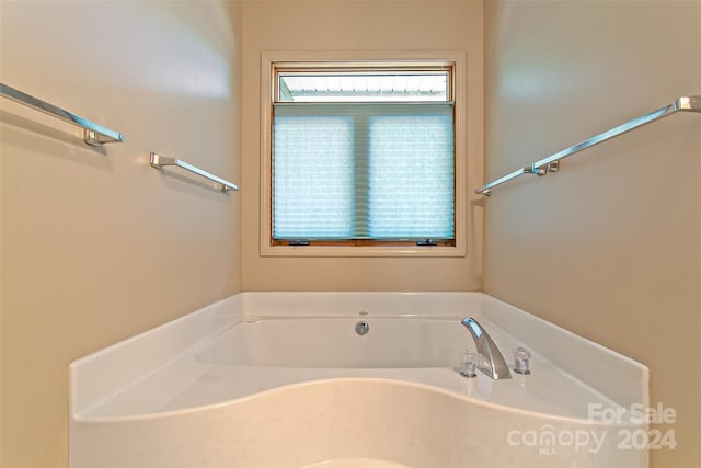 bathroom featuring a bathtub