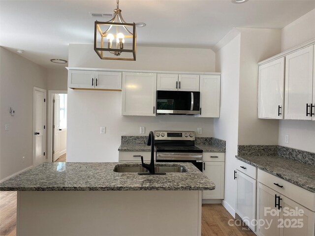 814 W Raleigh Ave W, Statesville, NC 28677 - photo 2