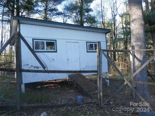 view of outdoor structure