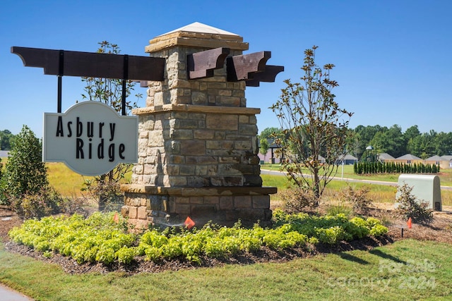 view of community / neighborhood sign