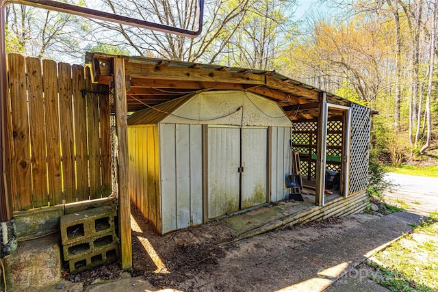 view of outbuilding