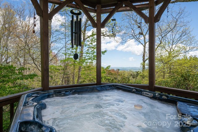 1052 Toxaway Dr, Lake Toxaway, NC 28747 - exterior view of a jacuzzi