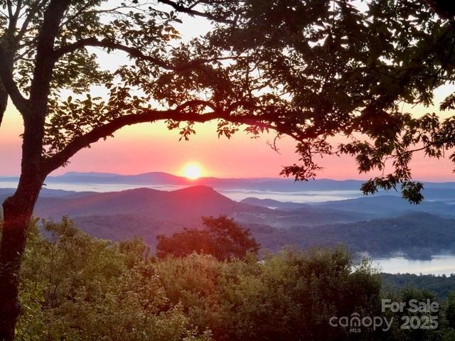 1052 Toxaway Dr, Lake Toxaway, NC 28747 - view of mountain background