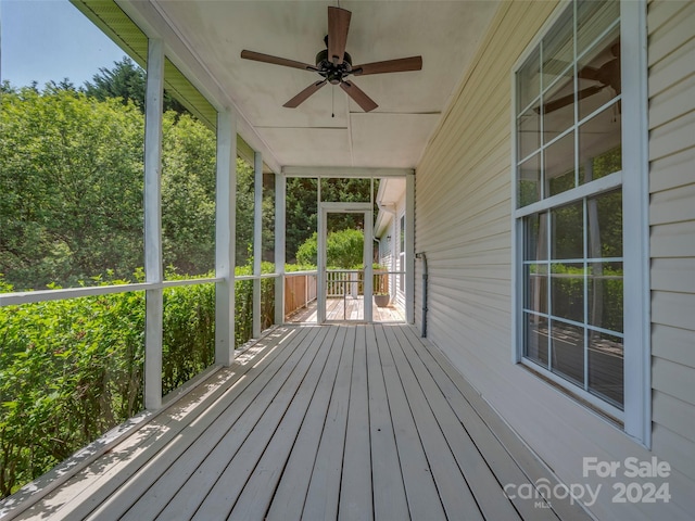 deck with ceiling fan