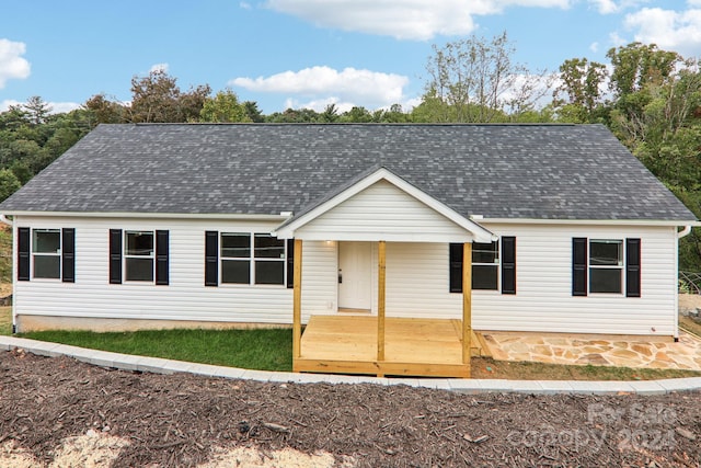 view of front of property