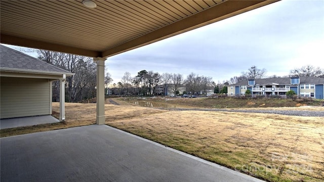 view of yard featuring a patio area