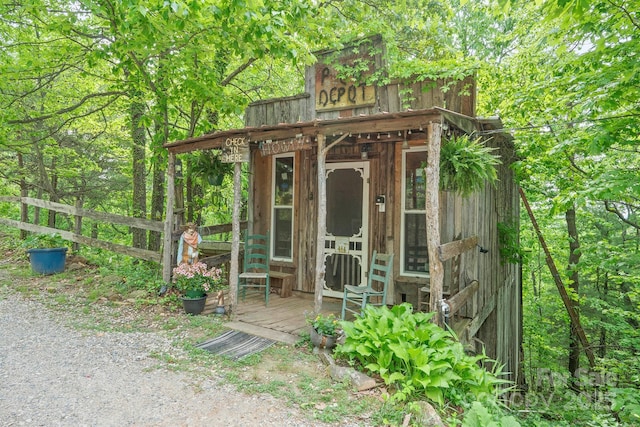 view of outbuilding