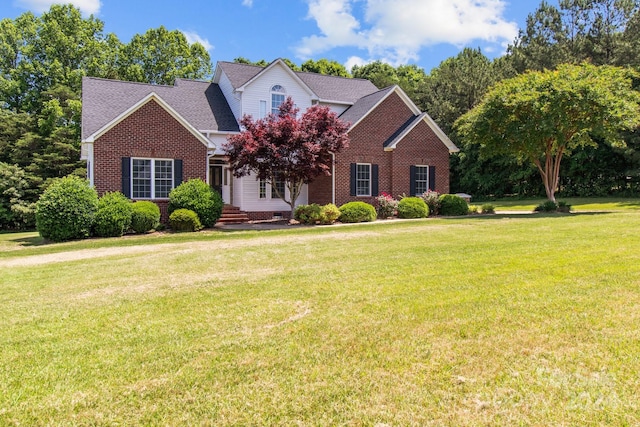 view of front of house featuring a front yard