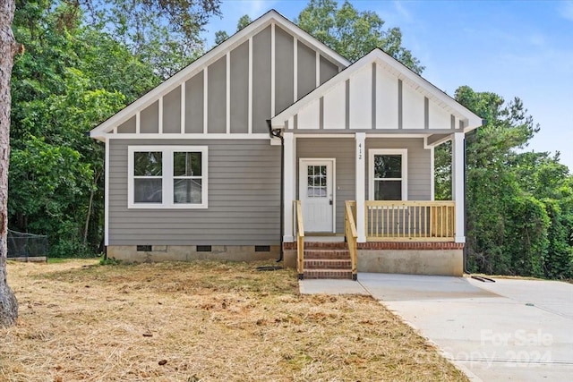 view of front of home with covered porch