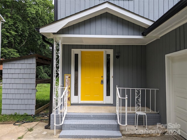 view of entrance to property