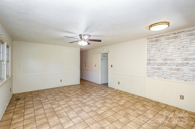 empty room with ceiling fan