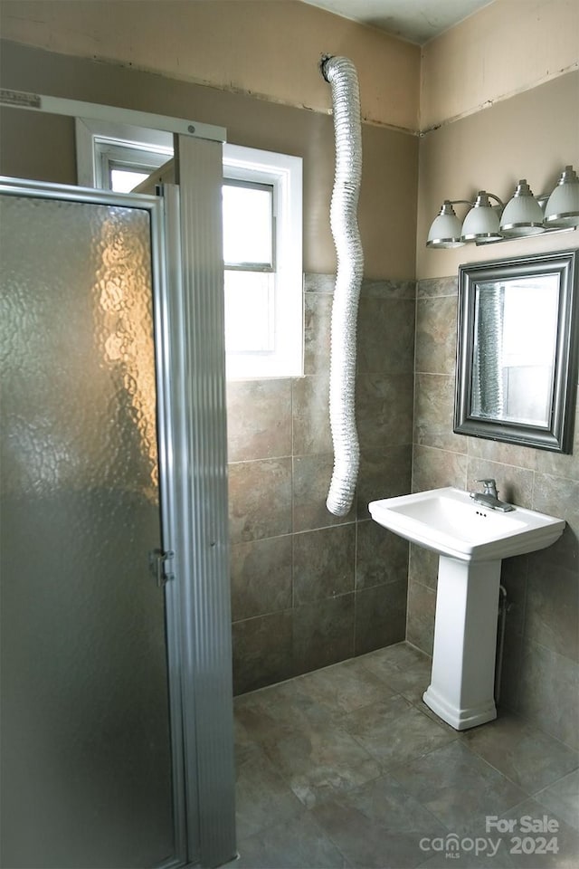 bathroom with walk in shower