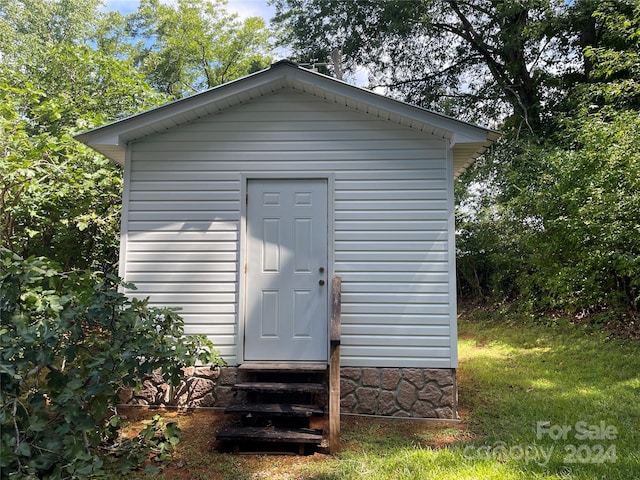 view of outbuilding