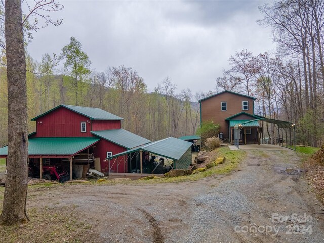 view of outbuilding