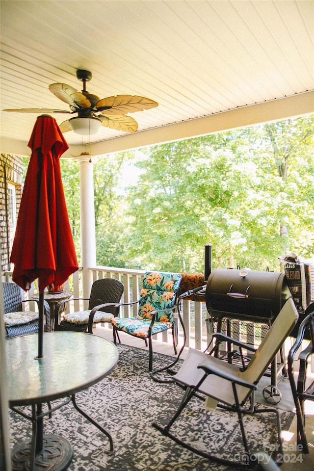 view of patio with ceiling fan