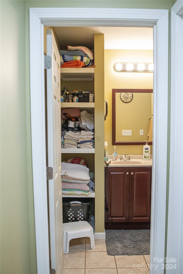 closet featuring sink