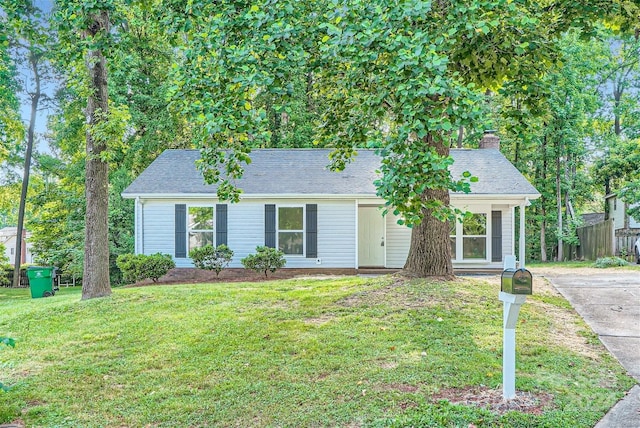 view of front of house featuring a front yard