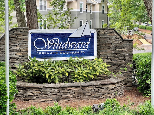 view of community / neighborhood sign