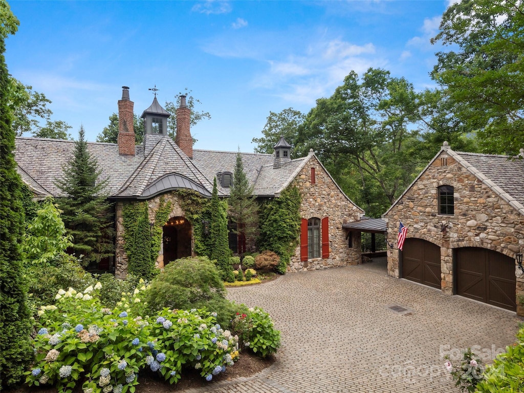 view of front of house with a garage