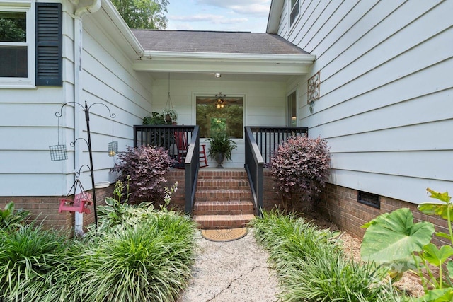 doorway to property with covered porch