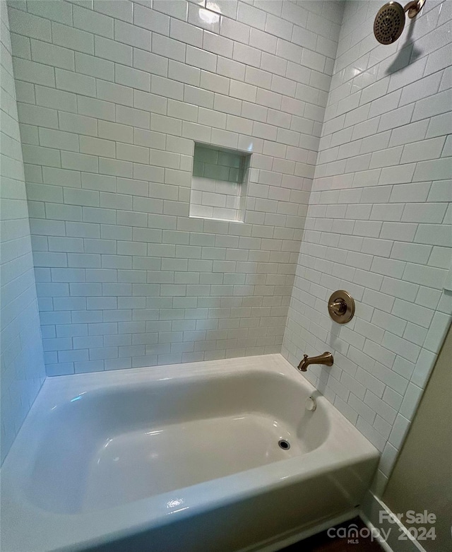 bathroom featuring shower / tub combination