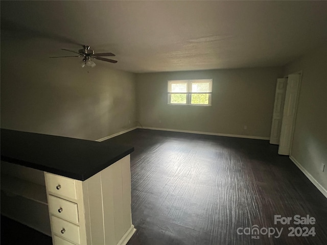 empty room featuring ceiling fan