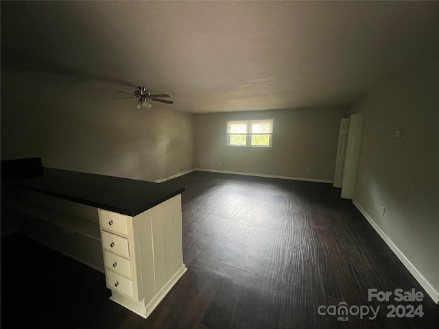 empty room with ceiling fan