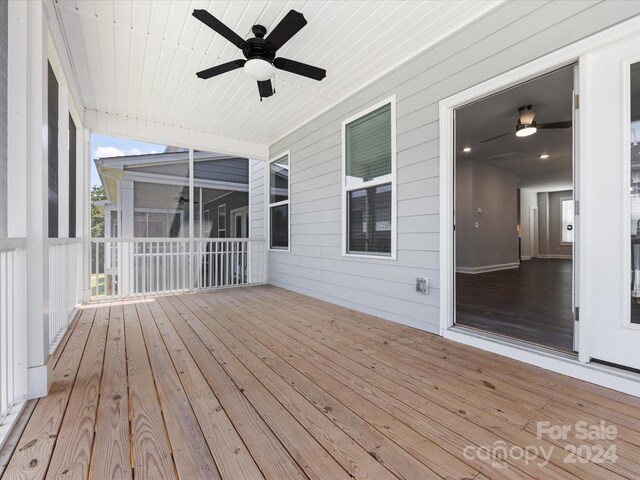 deck with ceiling fan