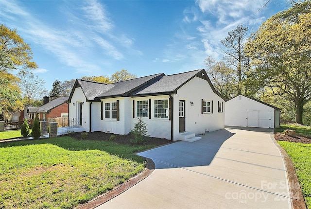 view of front of home with a front yard