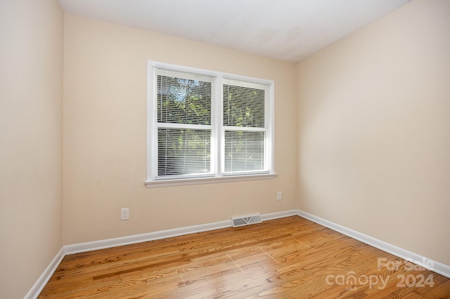 empty room featuring light hardwood / wood-style flooring