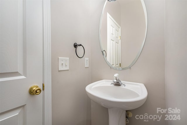 bathroom with sink