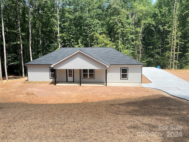 view of front of property with covered porch