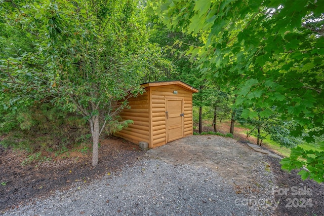 view of outbuilding